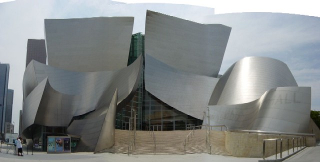 Stainless steel curved building