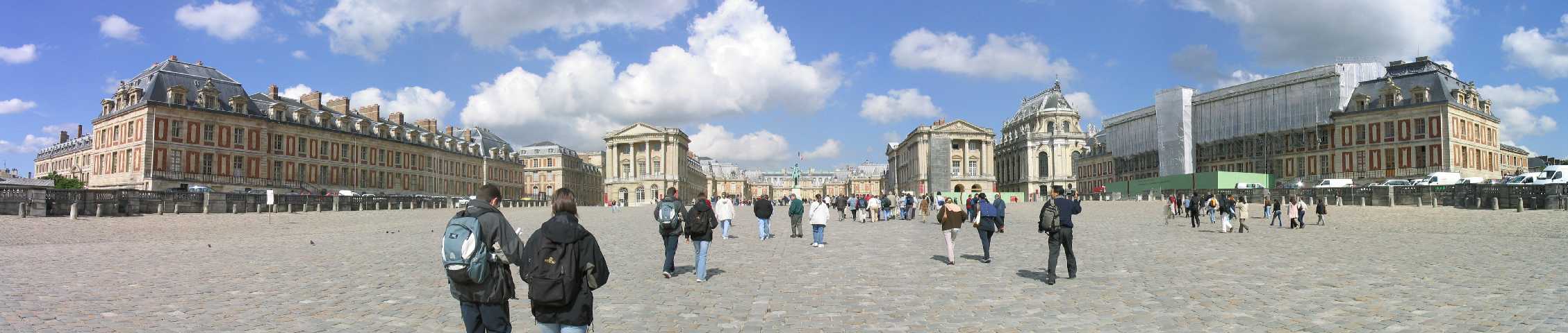 Panoramic of Versailles entry courtyard