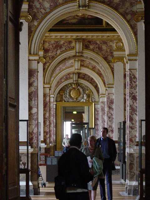 Beautiful stone and marble finishes in the Louvre
