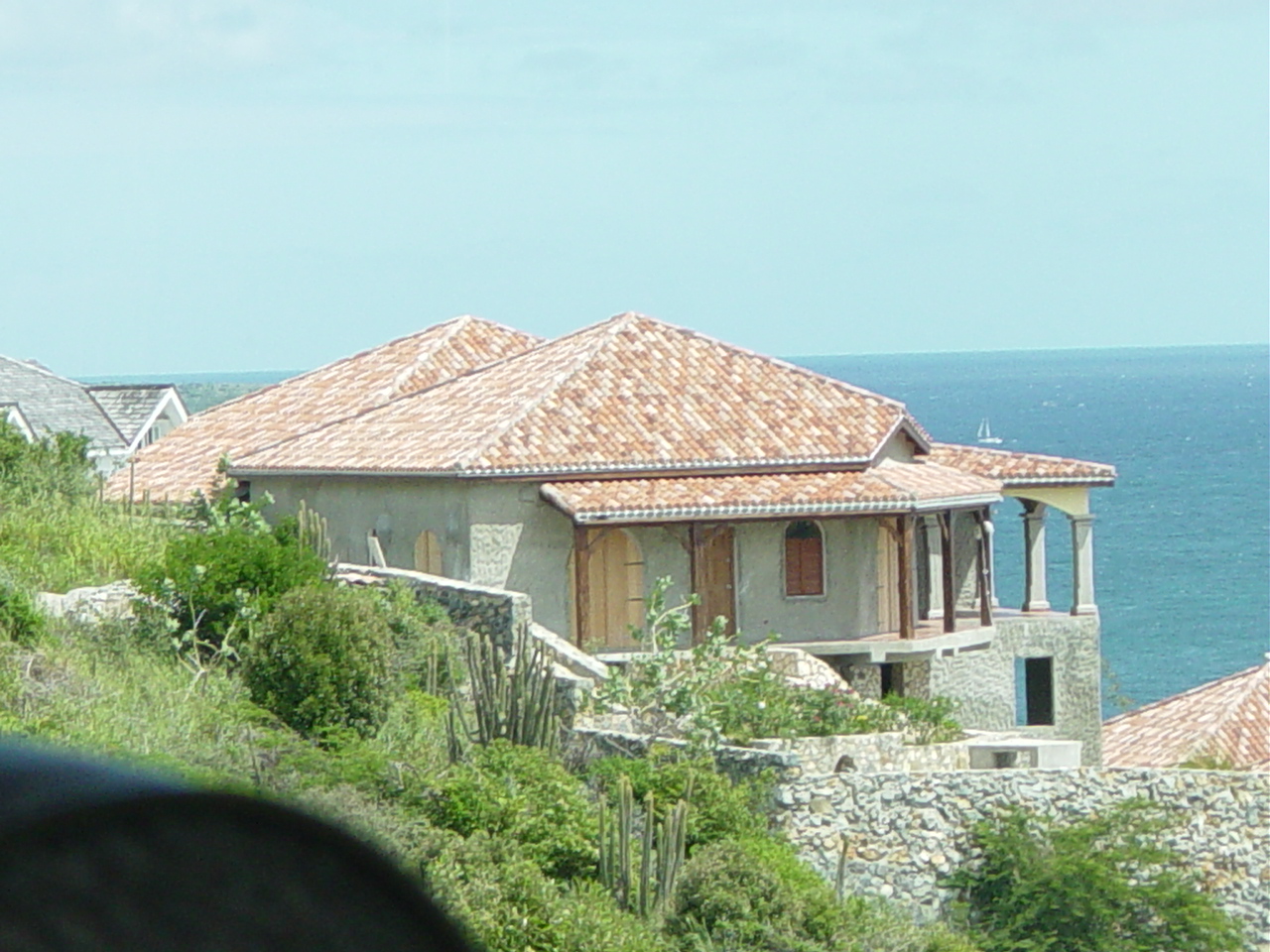 Large home overlooking the ocean
